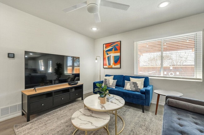 Foto del edificio - 7920 Limerick Ln