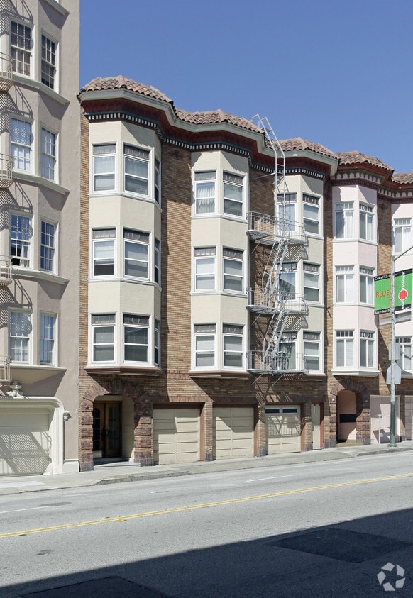 Primary Photo - 970 Bay St