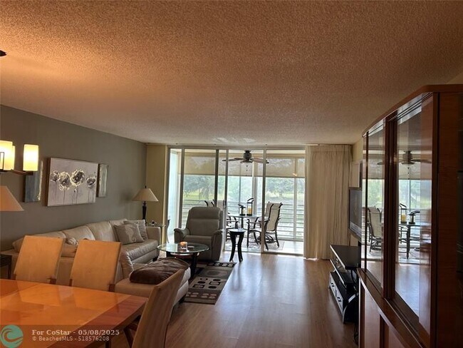 Foto del edificio - 3499 Oaks Way