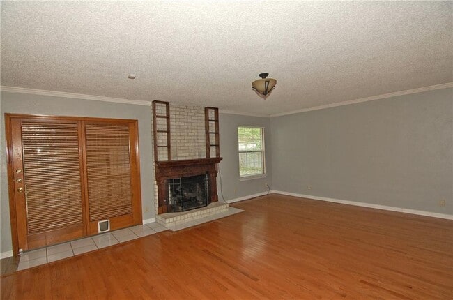 Building Photo - 10215 Missel Thrush Dr