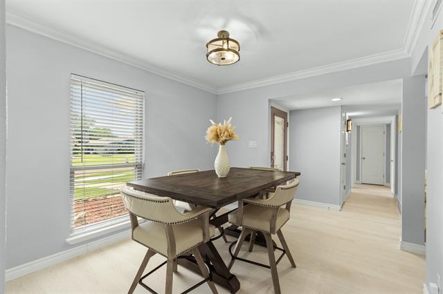 Foto del edificio - 2113 Victoria Rd