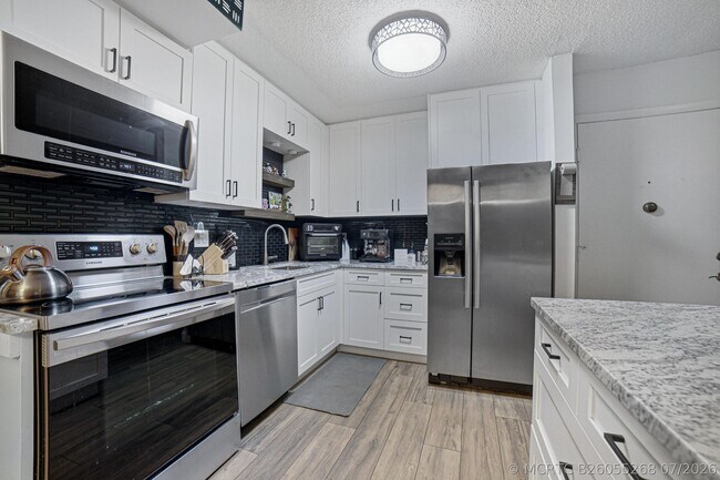 Building Photo - 9412 S Belfort Cir