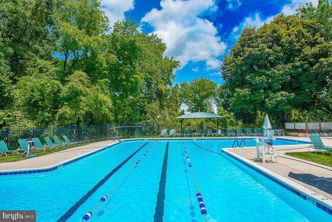 Foto del edificio - 1740 Oakwood Terrace