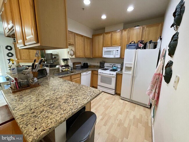 Foto del edificio - 2931 Deer Hollow Way