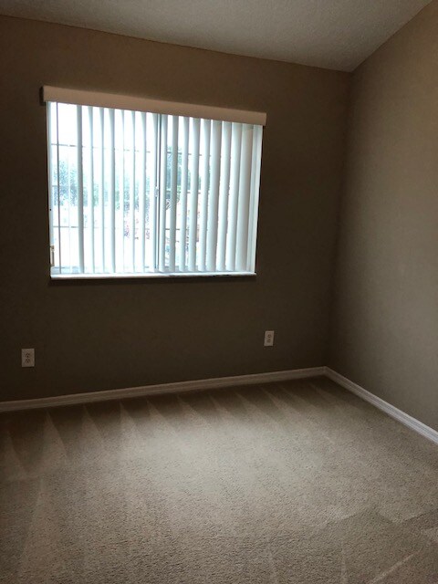 Foto del edificio - 2438 Temple Grove Ln