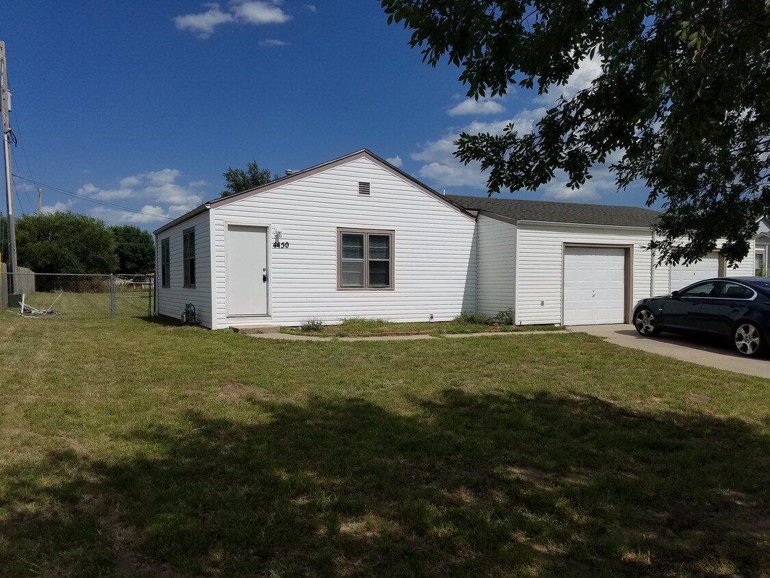 Front Yard - 4450 South Elizabeth Avenue