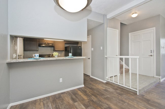 Living Area - Woodbridge Townhomes