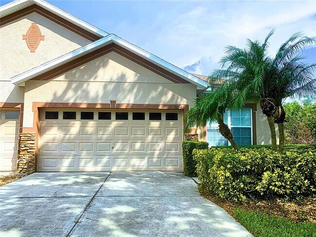 Foto del edificio - 7404 Surrey Wood Ln
