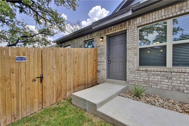 Building Photo - 12917 Leatherback Ln