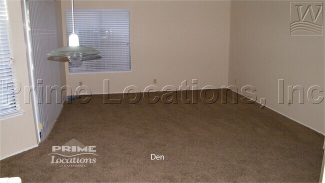 Foto del edificio - A Welllington gated Community home
