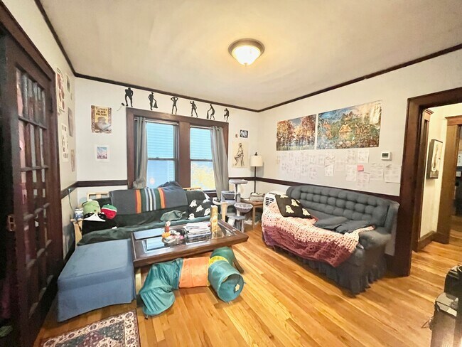 Building Photo - 18 Sachem St