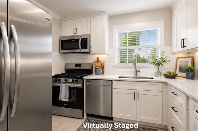Building Photo - 5621 Kingsport Dr
