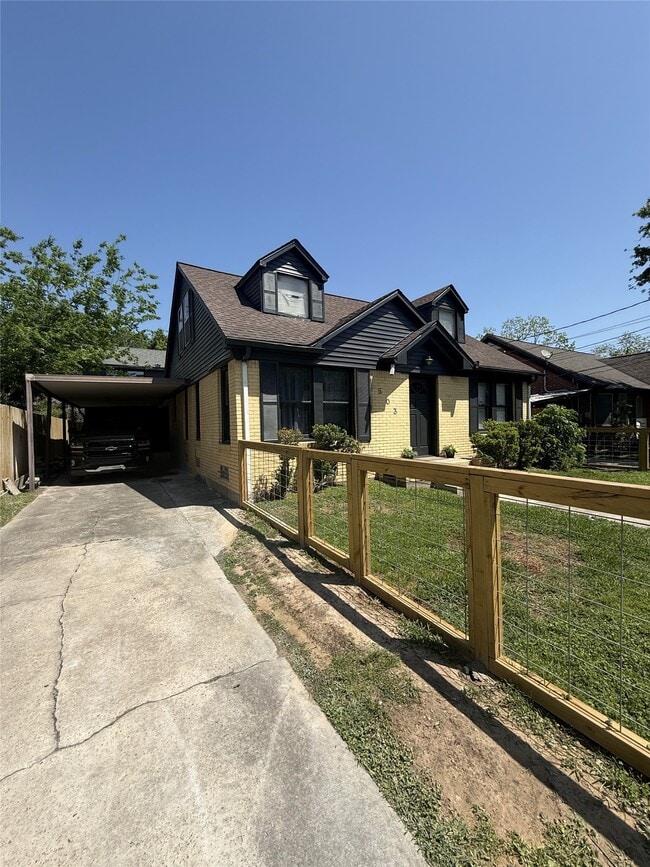 Building Photo - 503 Canadian St