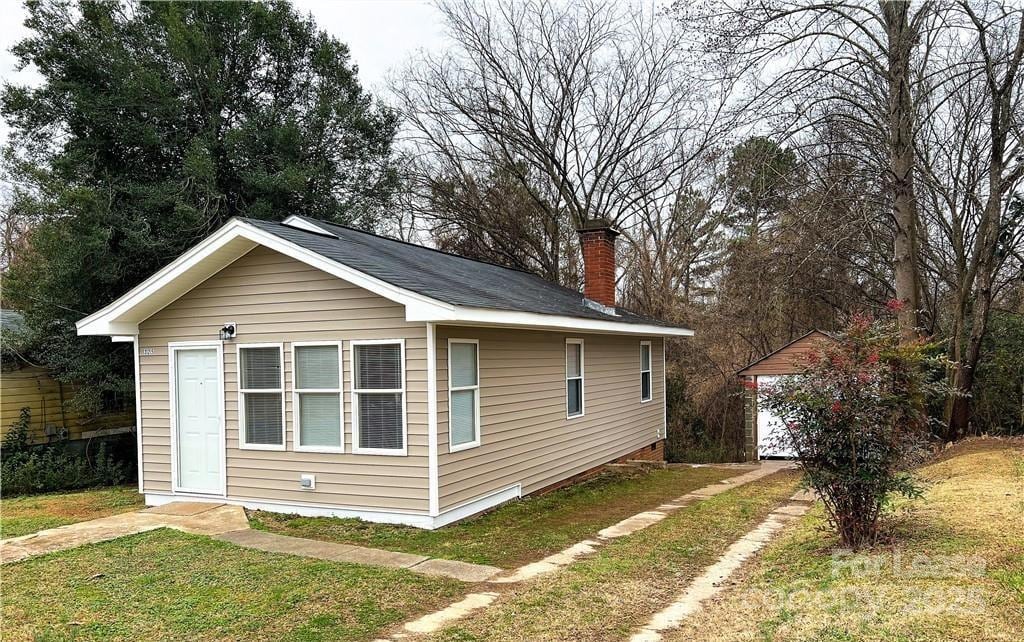 Primary Photo - 325 N Kendall St