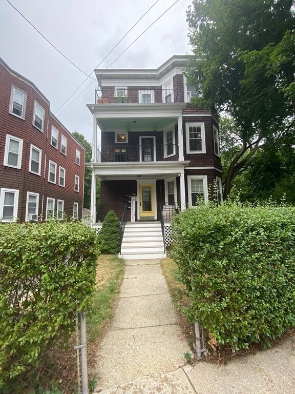 Building Photo - 250 Poplar St