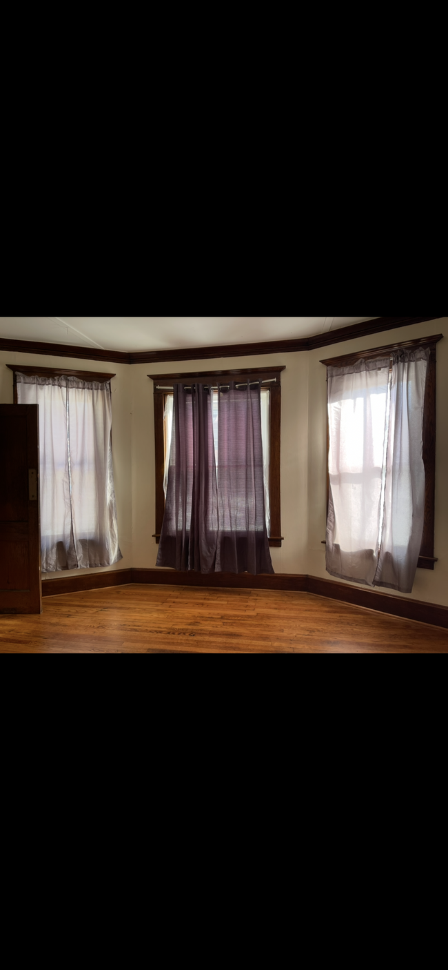 Dinning room - 2 Noyes St