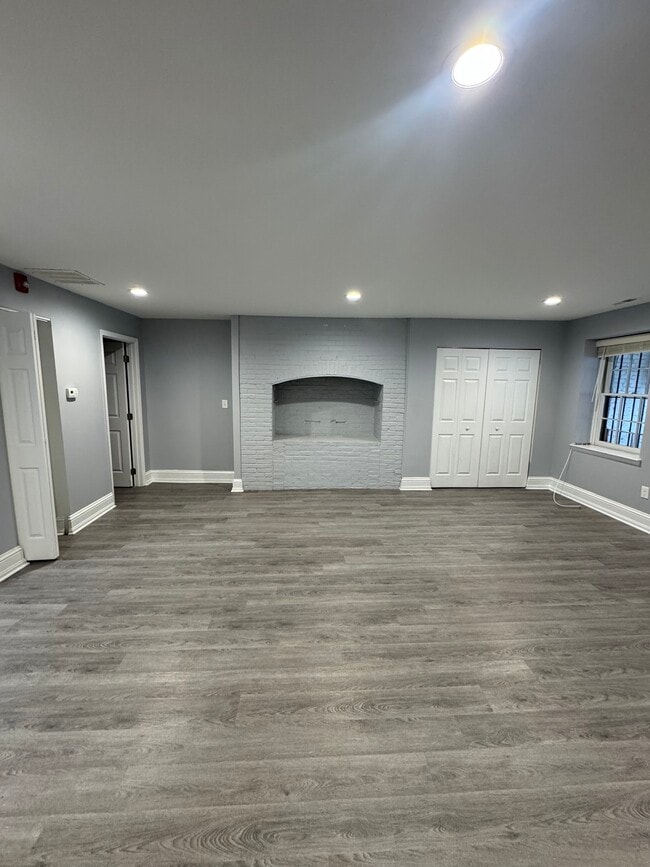 T3 - 10-16 E Chase St Apartments