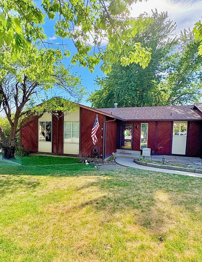 Building Photo - 1167 Deerfield Dr