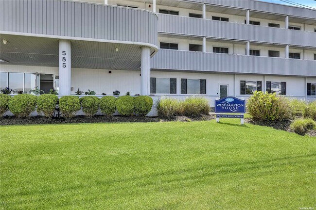 Building Photo - 585 Dune Rd