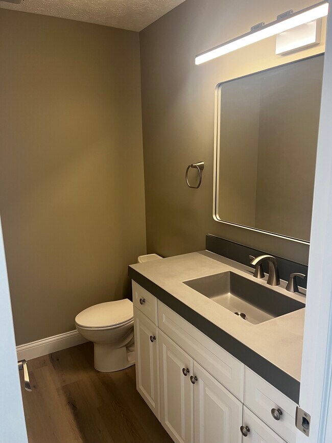Building Photo - 6463 Brookedge Ct