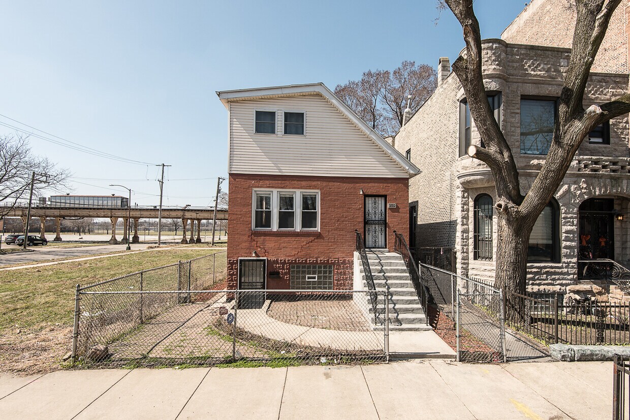 Foto principal - 3722 S Wabash Ave