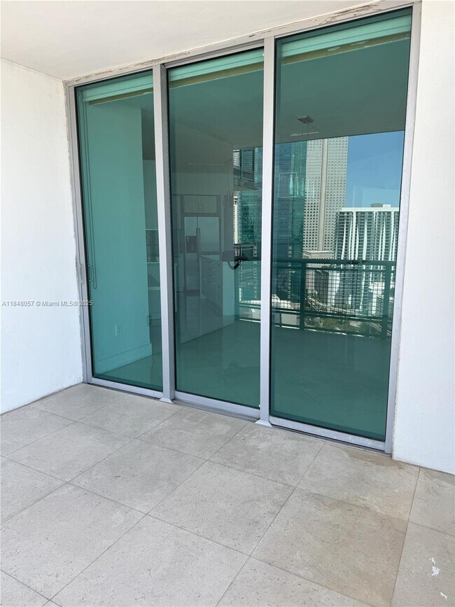 Building Photo - 350 S Miami Ave