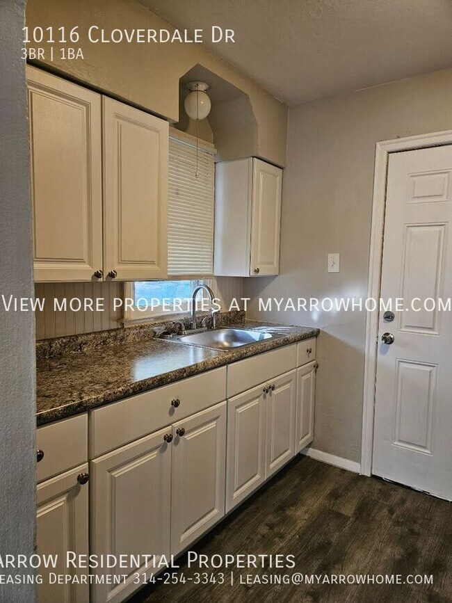 Foto del edificio - 10116 Cloverdale Dr