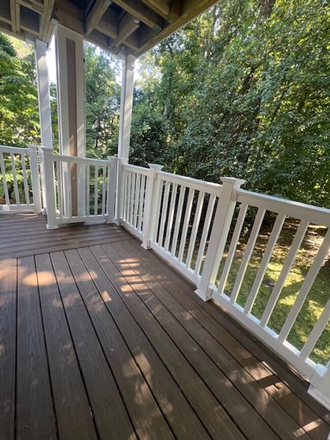 Building Photo - LOVELY 1 BEDROOM 1 BATH CONDO