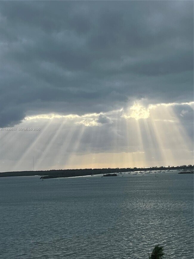 Foto del edificio - 1408 Brickell Bay Dr