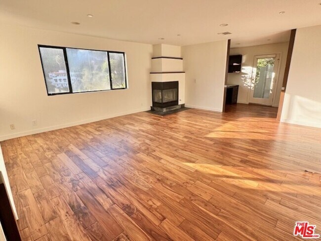 Foto del edificio - 6441 Bryn Mawr Dr