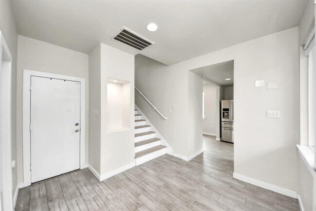 Foto del edificio - 4228 Bellfort Ave