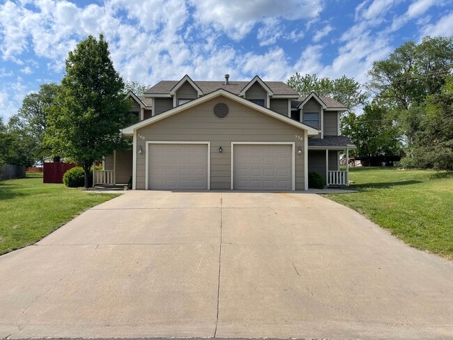 Building Photo - 540 Tamerisk Dr