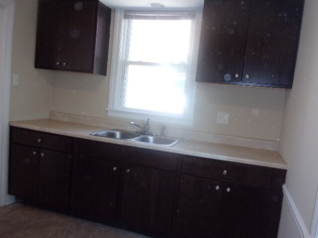 Building Photo - Great 2 bedroom with basement