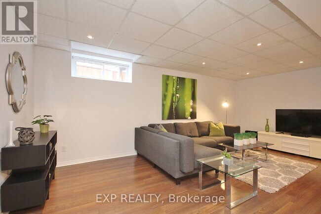 Photo du bâtiment - 19 Summerwind Crescent