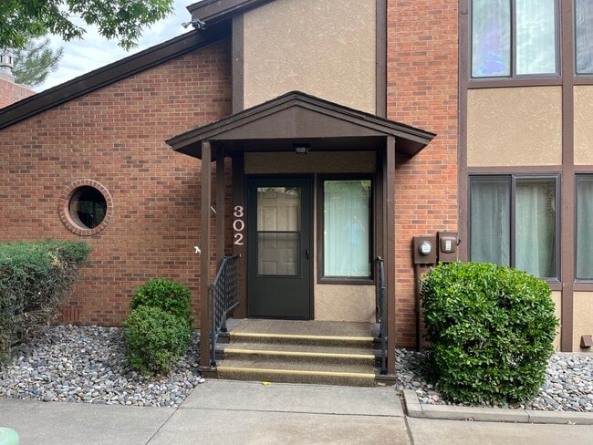 Building Photo - 636 Horizon Dr