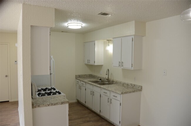 Foto del edificio - 448 N Joekel Ave