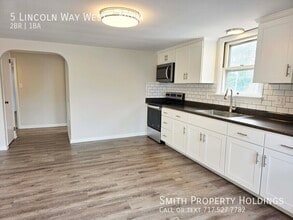 Building Photo - 5 Lincoln Way W