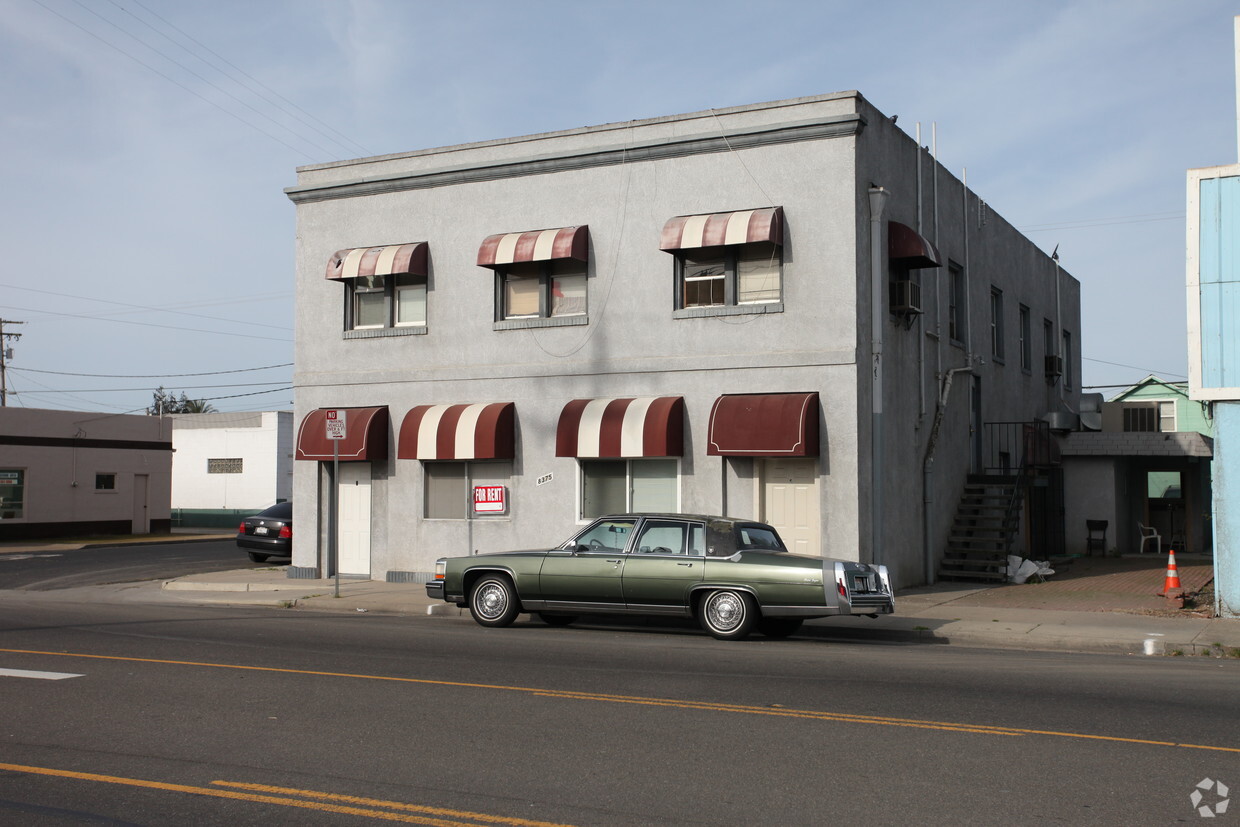 Primary Photo - 8375 Lander Ave