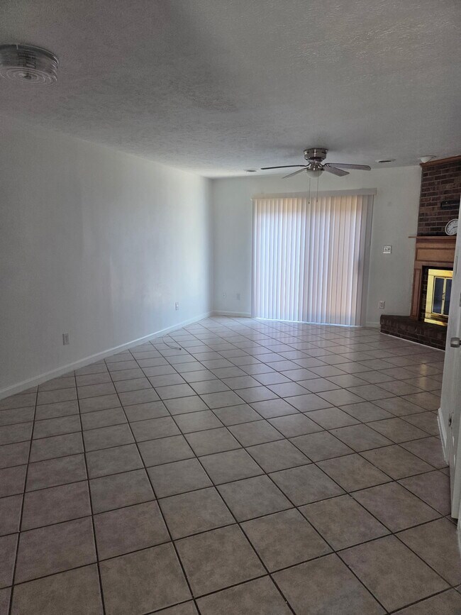 Foto del edificio - 830 44th Ave N