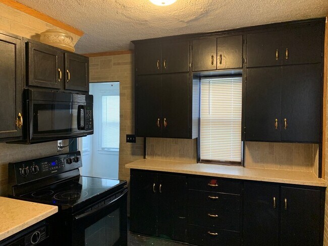 Foto del edificio - 3418 N Logan Ave