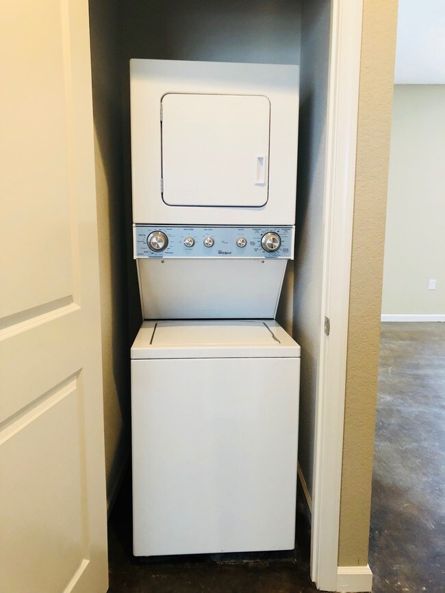 Building Photo - 4303 Savannah Dr