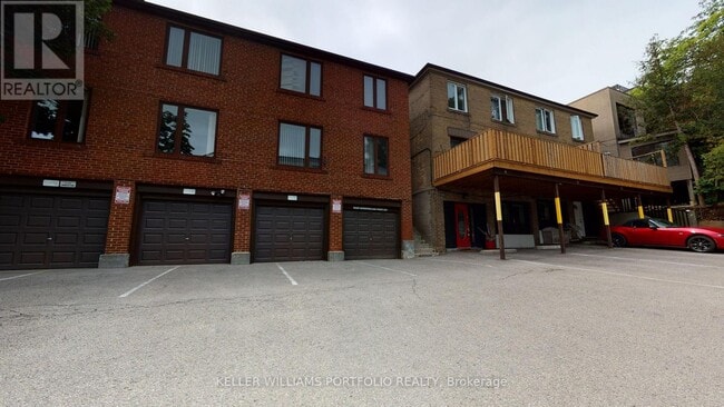 Building Photo - 546 Eglinton Ave E