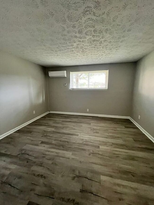 Foto del edificio - 2082 Fairmont Ct