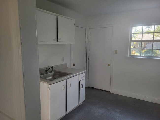 Building Photo - 3819 Morningview Dr