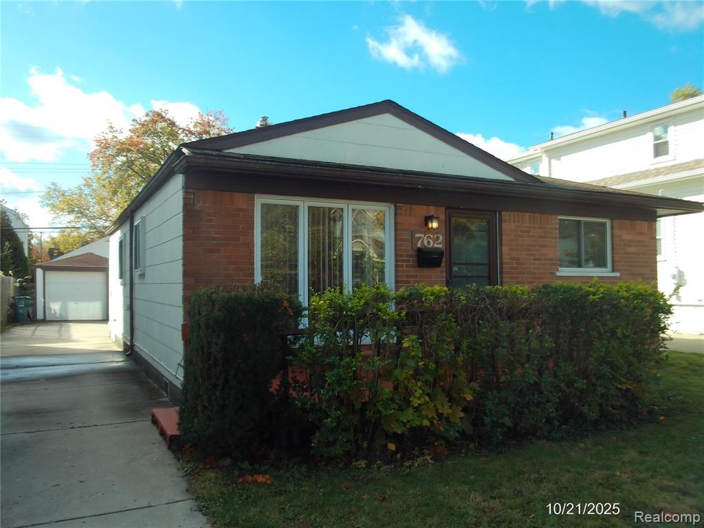 Primary Photo - 762 Ruffner Ave