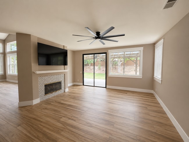 Building Photo - 2296 Green River Dr