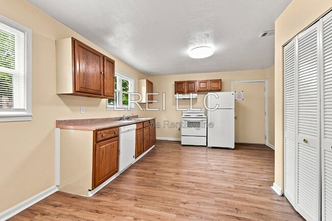 Building Photo - 4014 Parthenia Ave