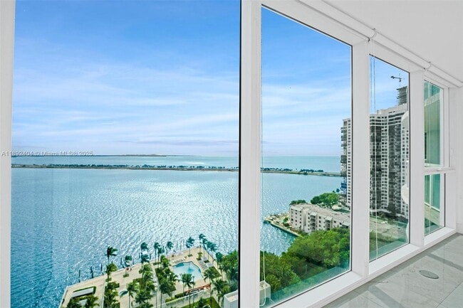 Building Photo - 2101 Brickell Ave