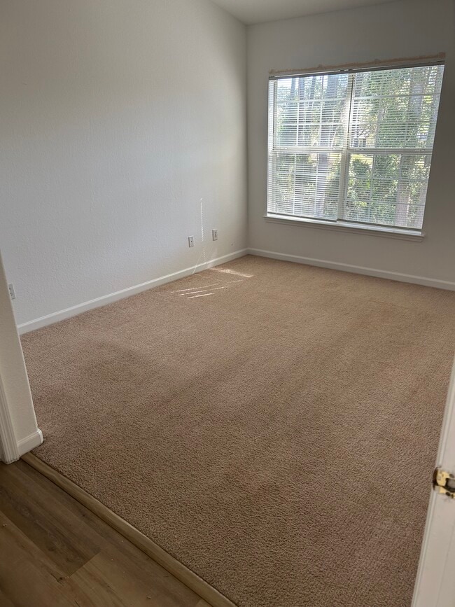 Foto del edificio - 897 Fording Island Rd