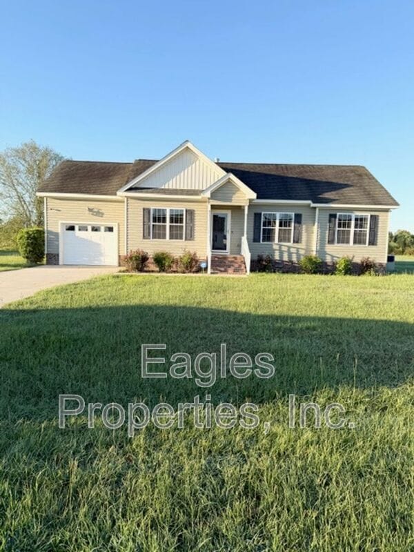 Building Photo - 200 Labrador Ct